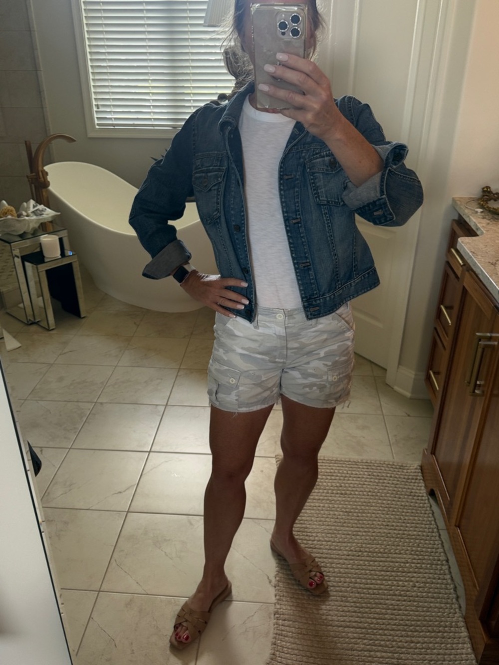 Light Grey Camo Cargo Shorts Resort Casual Size 4